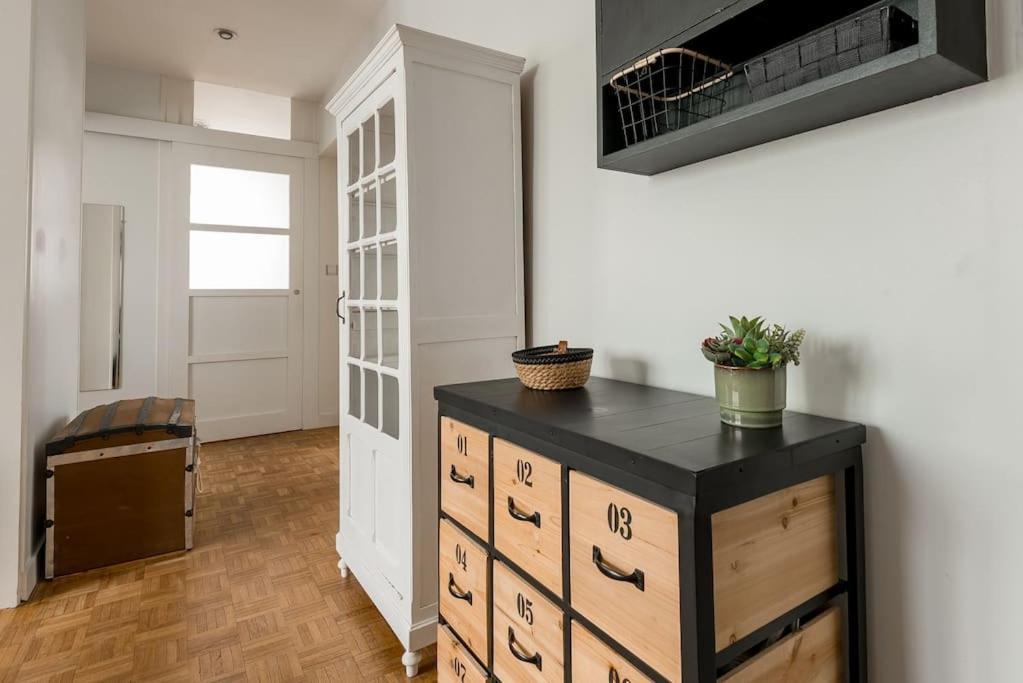 Le Terminus Apartment Angers Bagian luar foto