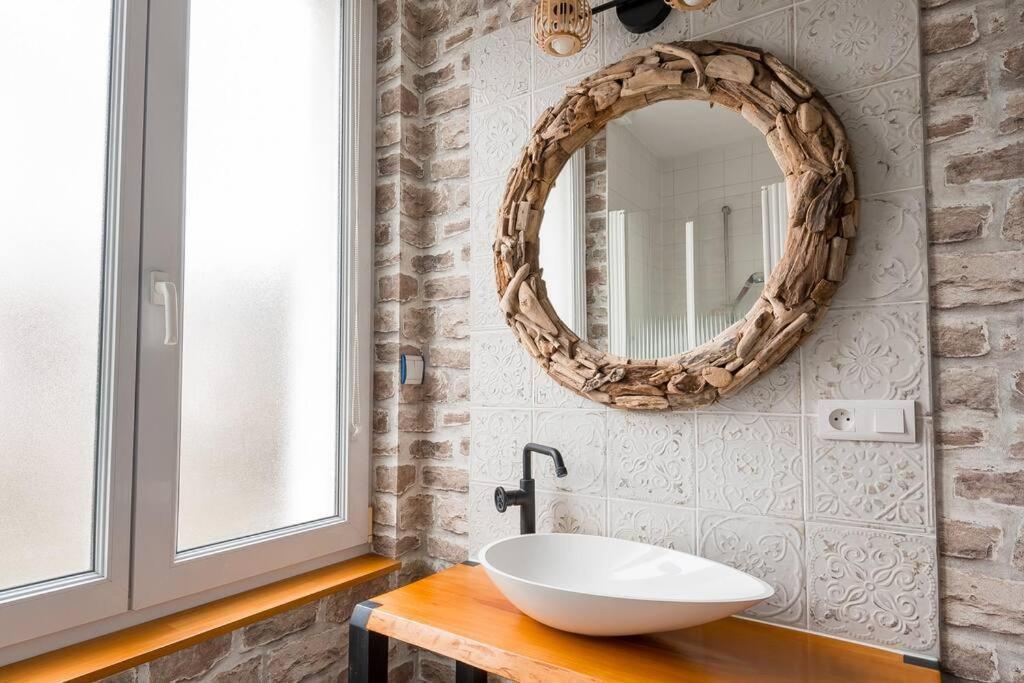 Le Terminus Apartment Angers Bagian luar foto
