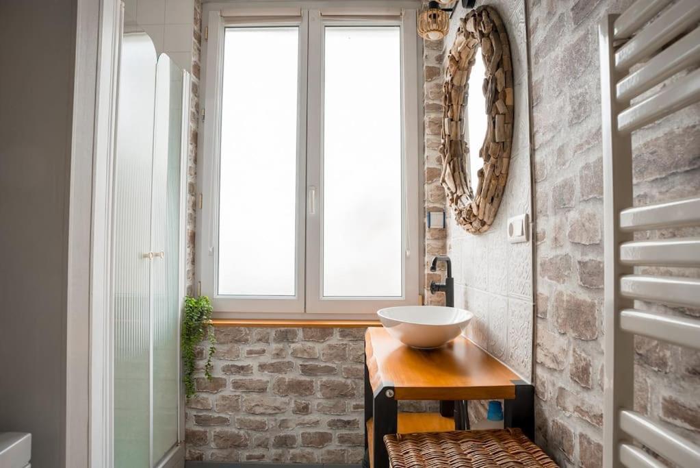 Le Terminus Apartment Angers Bagian luar foto