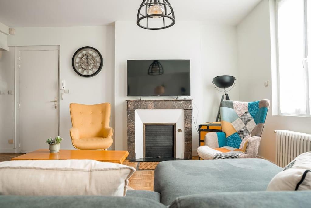 Le Terminus Apartment Angers Bagian luar foto